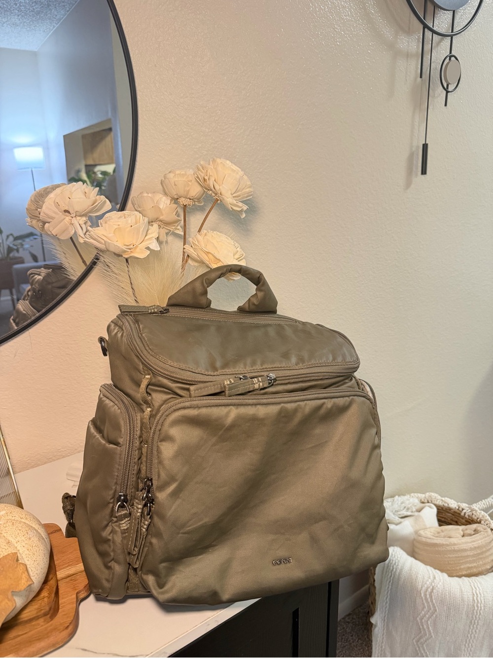 Caras Baby Bag in olive green🍂